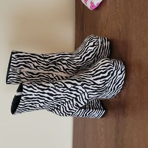 Size 9 LAMODA Zebra Print Platform Boots